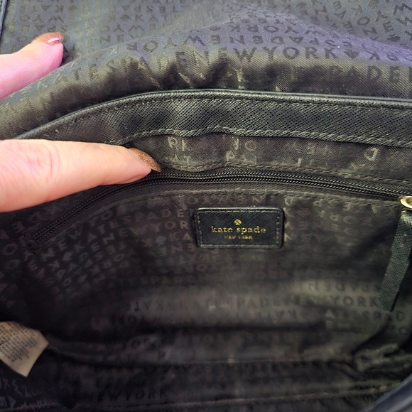 Kate Spade Black Crossbody Bag with Gold Chain *Preowned* - Picture 6 of 10